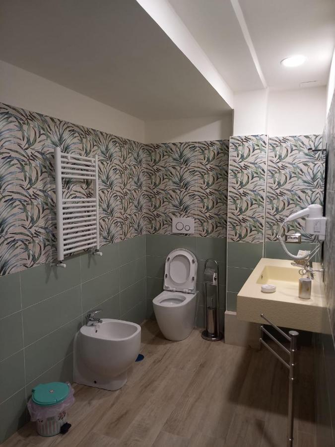Camera Eden Hotel Formia Exterior photo