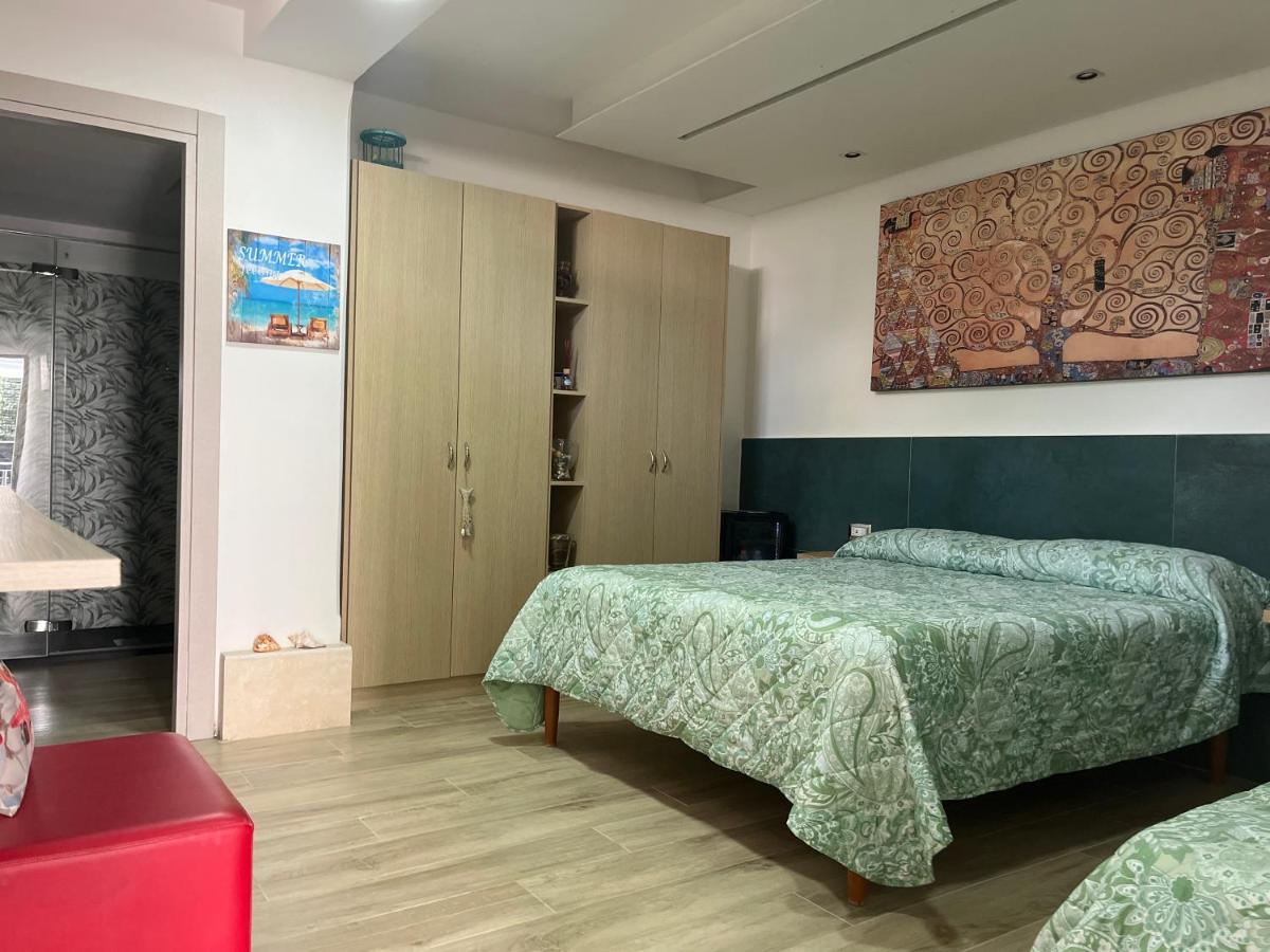 Camera Eden Hotel Formia Exterior photo